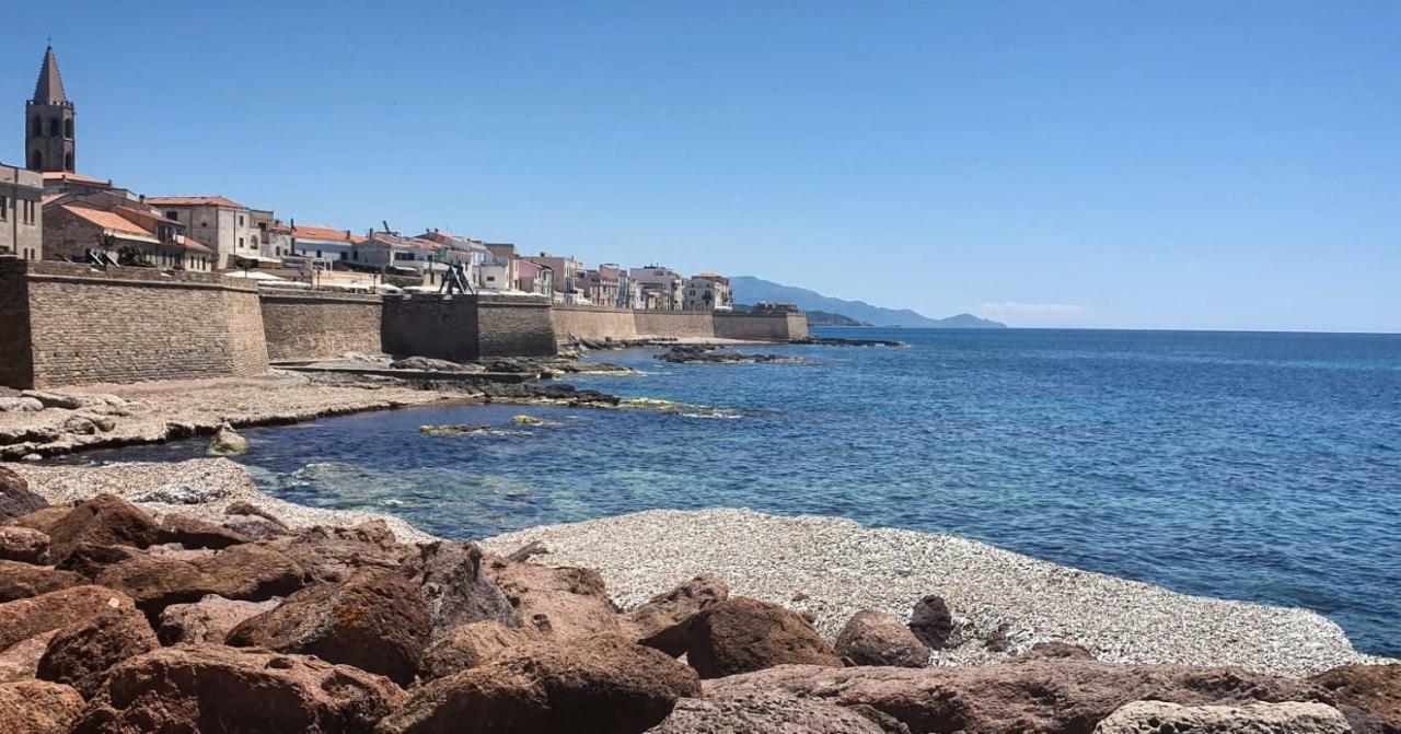 Hotel The Straw House Alghero Esterno foto